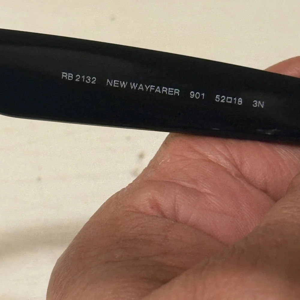 Ray-Ban elegant ray